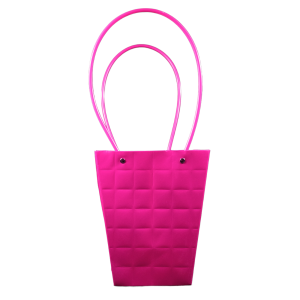 Magenta papierowa torebka na kwiaty o wysokości 42 cm z dwoma uchwytami. Widok frontowy na pustą torebkę o geometrycznej fakturze, idealną do ekspozycji roślin doniczkowych.