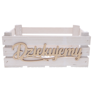 Drewniany napis Dziękujemy umieszczony na froncie jasnej, drewnianej skrzynki prezentowej jako element dekoracyjny.