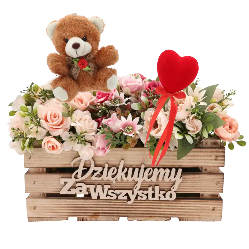 Personalizowana skrzynka z napisem Dziękujemy za wszystko, udekorowana sztucznymi kwiatami oraz pluszowym misiem z sercem.