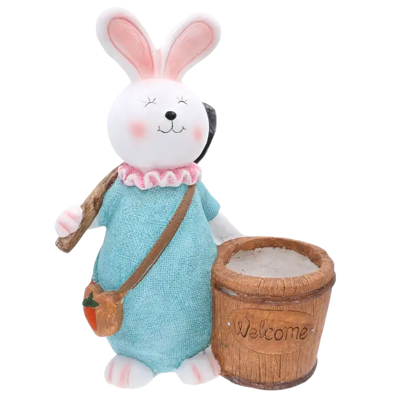 Figurka ogrodowa zając z wiaderkiem 50 cm. Poliresingowa ozdoba z donicą idealna na kwiaty do ogrodu, na balkon lub taras. Model z napisem Welcome.