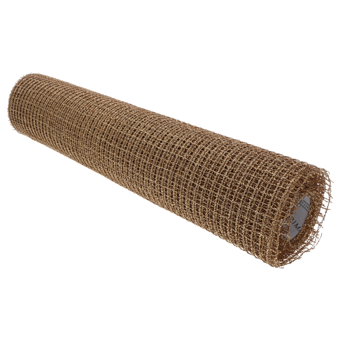 Złota siatka ozdobna w formie zwartej rolki o wymiarach 5 m x 50 cm. Produkt posiada regularną strukturę oczek 8x8 mm, nadającą aranżacjom nowoczesny i elegancki charakter w stylu glamour.