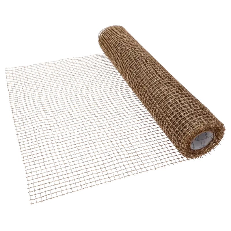 Złota siatka dekoracyjna częściowo rozwinięta z rolki, prezentująca geometryczną strukturę oczek. Materiał o szerokości 50 cm ułatwia tworzenie precyzyjnych dekoracji wnętrz.