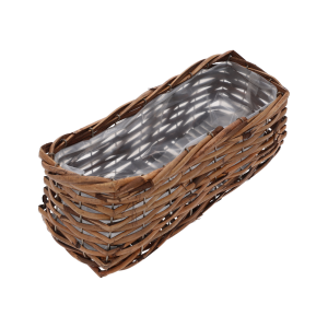 Prostokątna skrzynka wiklinowa o wymiarach 33x12 cm w kolorze brązowym. Wyposażona w folię ochronną, stanowi uniwersalną bazę do roślin balkonowych i dekoracji.