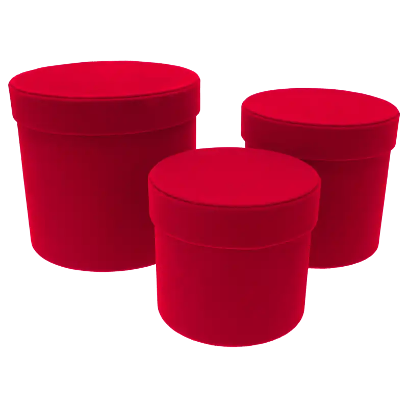 Zestaw 3 czerwonych welurowych flower boxów o średnicach 14, 16 oraz 19 cm z dopasowanymi wieczkami na prezenty i kwiaty.