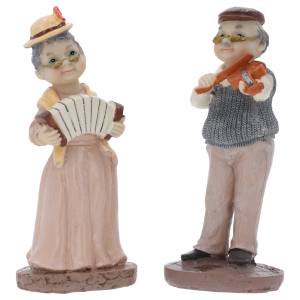 Komplet 2 figurek babcia i dziadek o wysokości 17 cm, przedstawiających seniorów grających na akordeonie i skrzypcach.