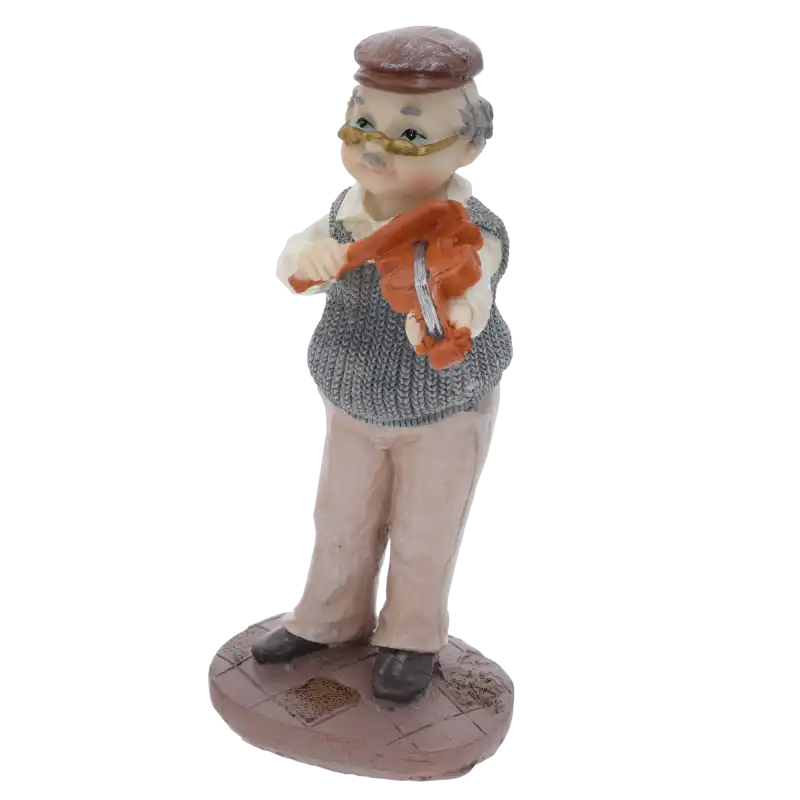 Detal figurki przedstawiający starszego mężczyznę w kaszkiecie i okularach, trzymającego w dłoniach skrzypce.