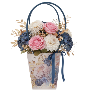 Torebka kwiatowa 34x15x12 cm wypełniona bukietem róż i hortensji. Eleganckie opakowanie prezentowe z granatową wstążką, podkreślające urok kompozycji.