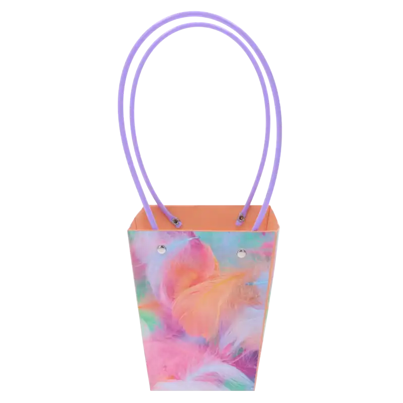 Torebka kwiatowa z piórkami 34x15x12 cm prezentuje się w ujęciu od frontu, ukazując stabilną konstrukcję, delikatny nadruk piórek oraz wygodne rączki idealne do przenoszenia bukietów.