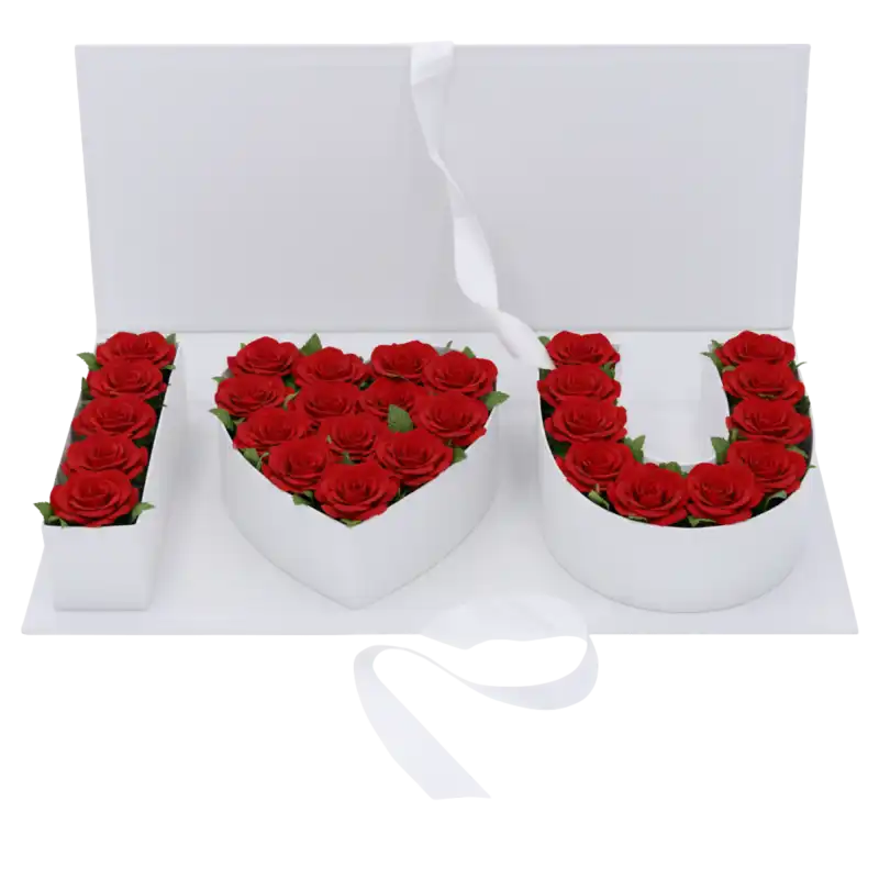 Biały flowerbox 45 cm wypełniony żywymi czerwonymi różami układającymi się w napis I love you oraz serce.