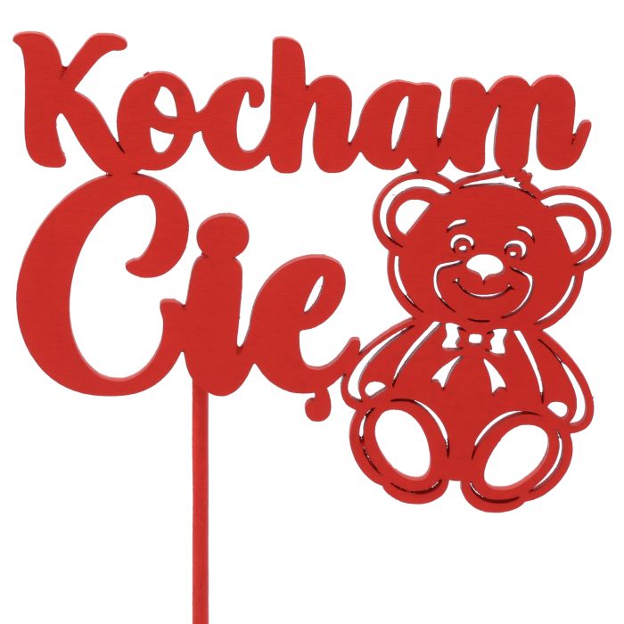 Zbliżenie na czerwony drewniany topper Kocham Cię o długości 44 cm. Dekoracja posiada wycięty motyw misia i sprawdza się jako element personalizacji prezentów i kwiatów.