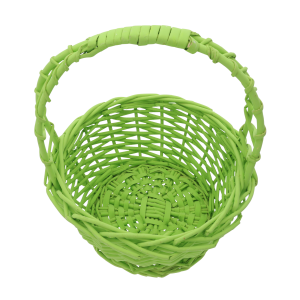 Wnętrze zielonego kosza wiklinowego o średnicy 25 cm. Pleciona struktura dna oraz wyraźnie zarysowany okrągły kształt.