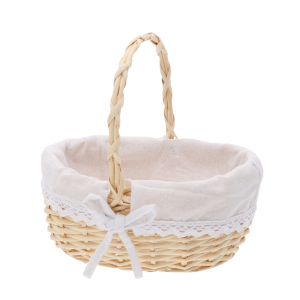 Naturalny owalny kosz wiklinowy o wymiarach 22x16 cm, rozmiar S, z wyjmowanym materiałem i ozdobną koronką z kokardką.