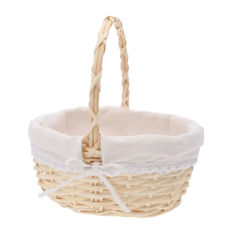 Owalny kosz wiklinowy o wymiarach 25x21 cm z wyjmowanym materiałem w rozmiarze M. Klasyczna plecionka z rączką idealna jako koszyk na święconkę.