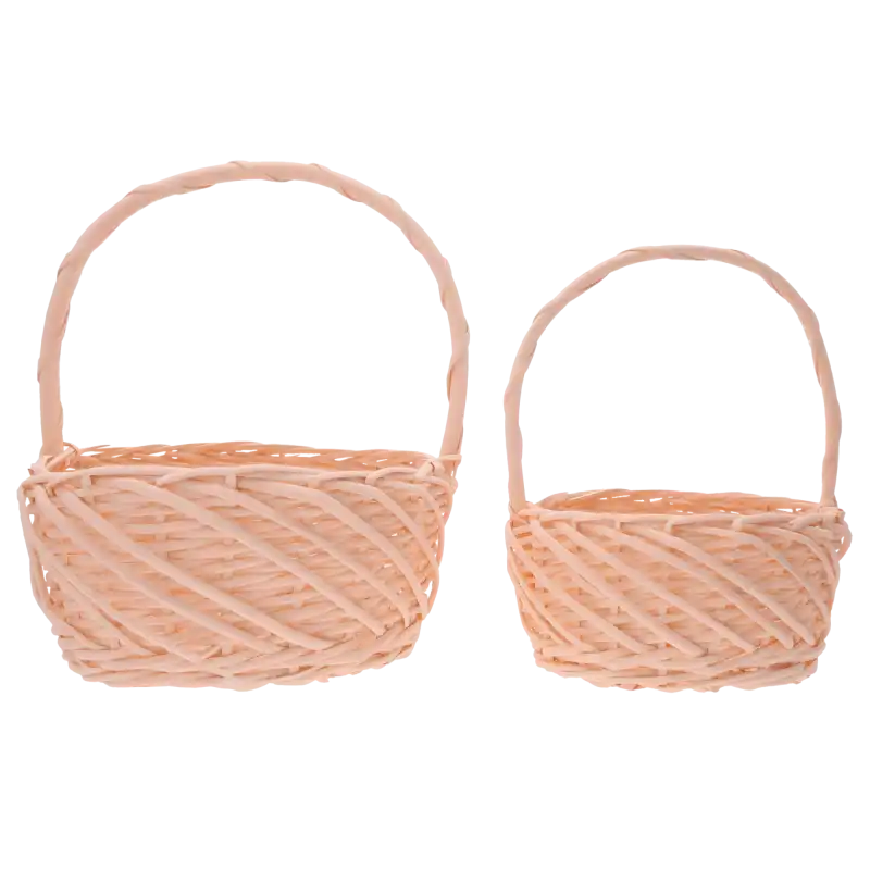 Dwa okrągłe kosze wiklinowe w kolorze łososiowym. Większy kosz ma 26 cm średnicy, mniejszy 24 cm. Idealne koszyki na święconkę.
