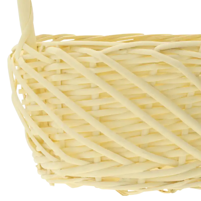 Zbliżenie na precyzyjny splot naturalnej wikliny w pastelowym żółtym kolorze w koszu o średnicy 25 cm.