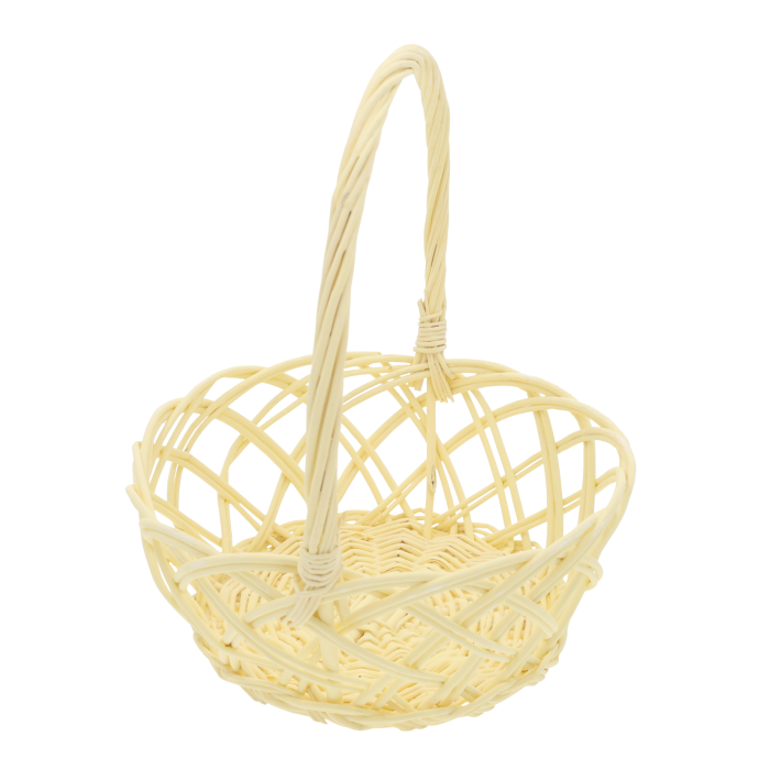 Prezentacja żółtego kosza wiklinowego z rączką ustawioną pionowo. Ażurowy splot 22 cm koszyka dobrze eksponuje jego lekką formę.