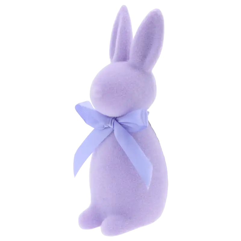 Fioletowy zając z weluru 15 cm, ujęcie pod kątem. Minimalistyczna dekoracja wielkanocna z satynową kokardą, pasująca do wielu stylów.
