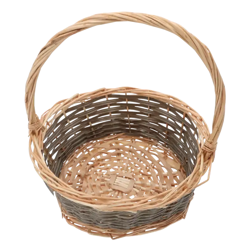 Widok z góry na wnętrze okrągłego koszyka wiklinowego o średnicy 28 cm, ukazujący dno i konstrukcję splotu.