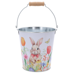 Wiosenna metalowa osłonka w formie wiaderka o średnicy 13 cm. Posiada kolorowy nadruk zająca, kwiatów i drewnianą rączkę.