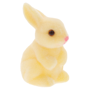 Zbliżenie na sylwetkę kremowego flokowanego zajączka w rozmiarze 8 cm na białym tle podkreślające jego miękką strukturę.
