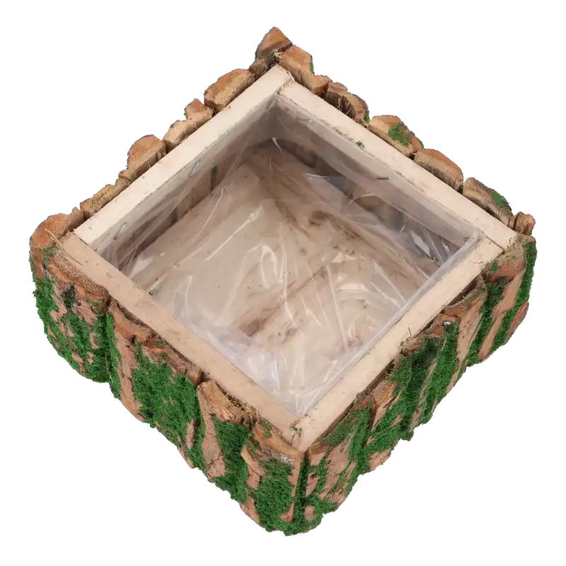 Kwadratowa osłonka z kory i mchu 20x20 cm, widok z góry ukazujący surową fakturę drewna oraz wnętrze wyłożone praktyczną folią ochronną.