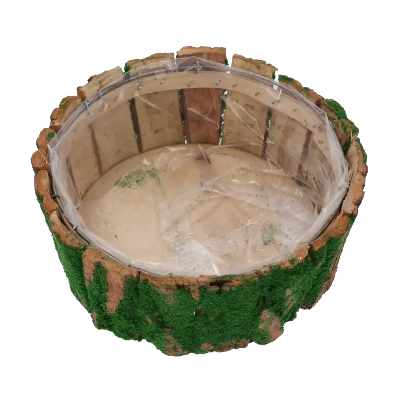 Prezentacja wnętrza osłonki z kory o średnicy 24 cm. Wewnątrz widoczna przezroczysta folia ochronna, która zabezpiecza drewnianą konstrukcję przed wilgocią.