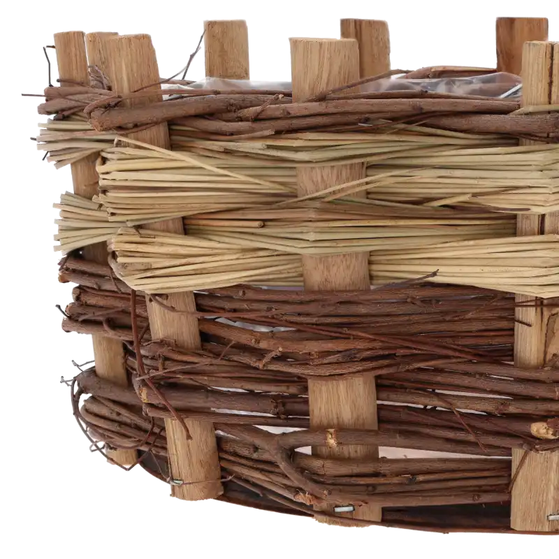 Zbliżenie na splot drewna i taśmy osłonki, ukazujące detale wykończenia oraz naturalną fakturę wykorzystanych materiałów.