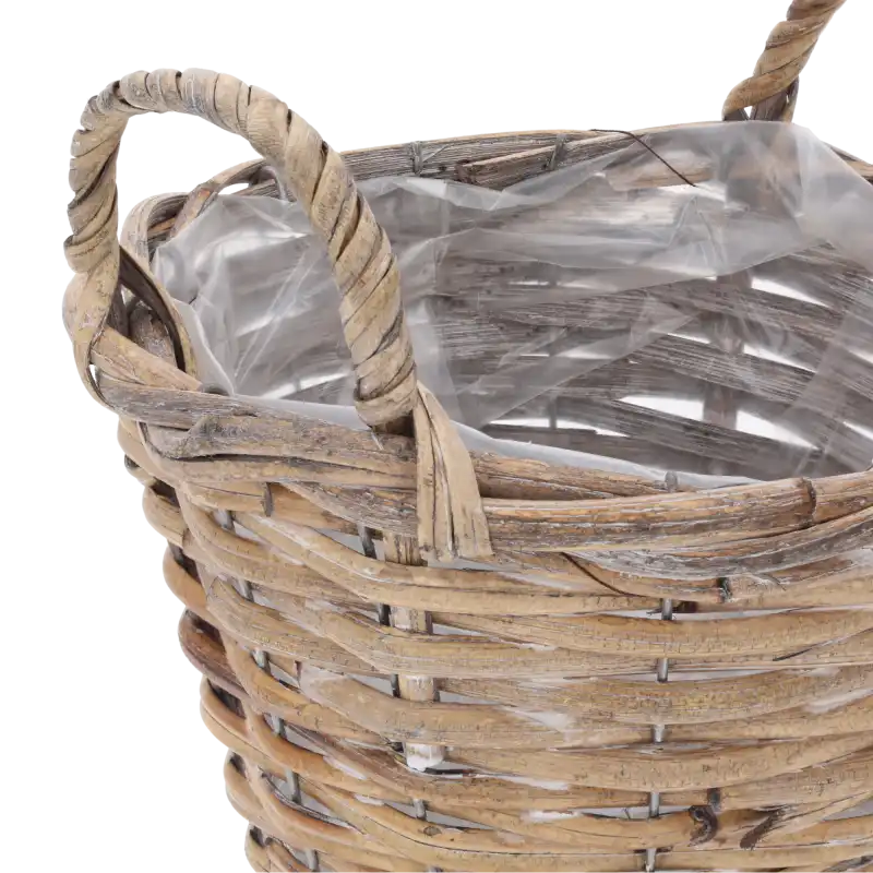Zbliżenie na splot naturalnej wikliny oraz dekoracyjne uszy ułatwiające przenoszenie tej doniczki o średnicy 20 cm.