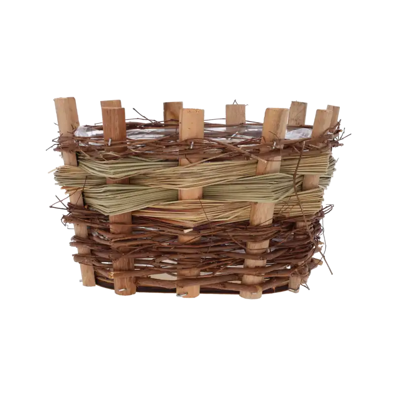Pusta owalna osłonka z drewna i plecionki o wymiarach 20x16 cm z widocznym wnętrzem wyłożonym przezroczystą folią.