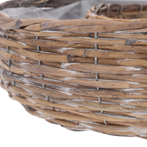 Detale techniczne splotu wikliny w okrągłej osłonce o średnicy 35 cm. Naturalny odcień materiału pasuje do wielu aranżacji wnętrz.