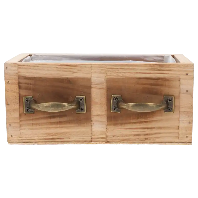 Frontowy widok prostokątnej drewnianej skrzynki 22x12 cm z wewnętrzną folią, prezentujący naturalną strukturę drewna i metalowe rączki.
