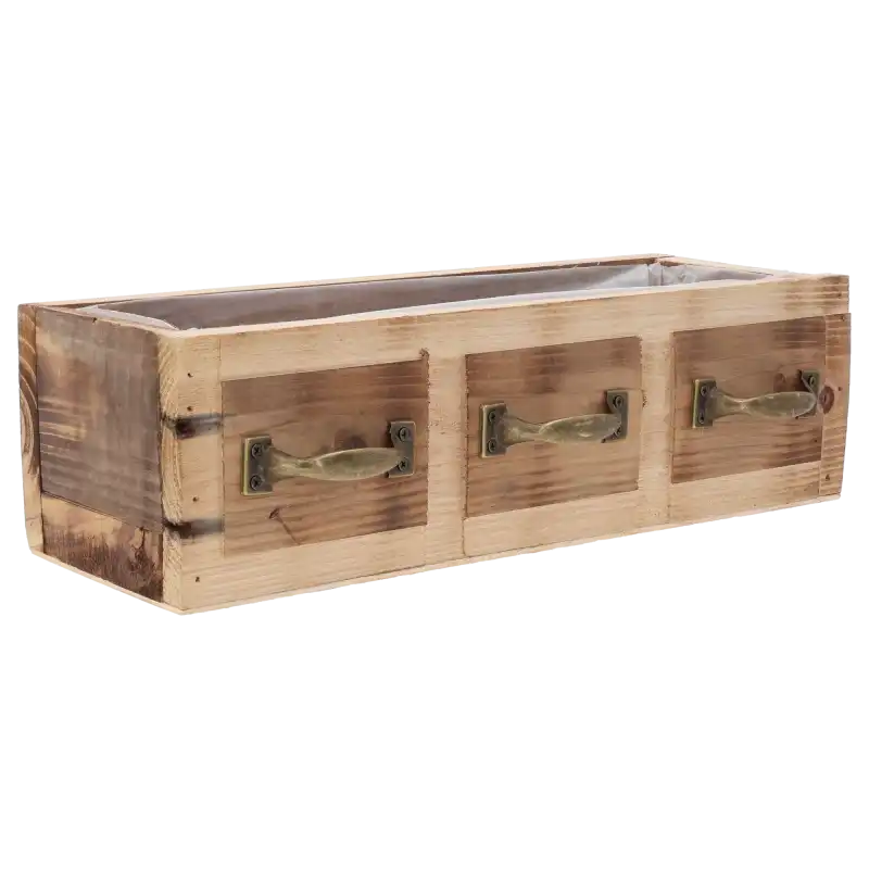 Prostokątna skrzynka dekoracyjna z drewna o wymiarach 33x12 cm. Wyposażona w wewnętrzną folię ochronną oraz ozdobne uchwyty, stanowi bazę do kompozycji roślinnych.