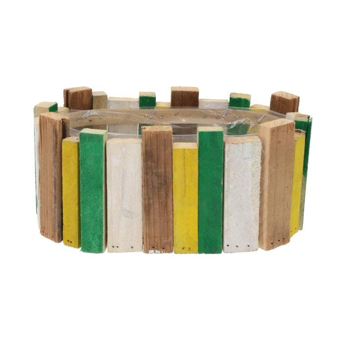 Owalna drewniana osłonka o wymiarach 27x16x12 cm. Wykonana z barwnych pionowych elementów, posiada folię ochronną wewnątrz.