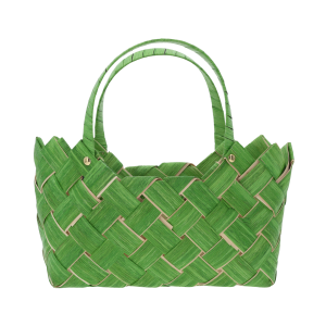 Zielona torba dekoracyjna 30x14 cm, wykonana z drewnianych pasów z kory. Posiada wygodne uszy i folię ochronną wewnątrz.