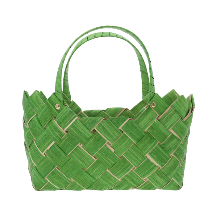 Zielona torba dekoracyjna 30x14 cm, wykonana z drewnianych pasów z kory. Posiada wygodne uszy i folię ochronną wewnątrz.