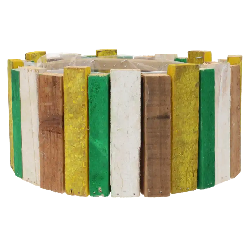 Okrągła osłonka z naturalnego drewna i kory, ukazująca kolorowe pasy konstrukcyjne. Ujęcie z boku na produkt.