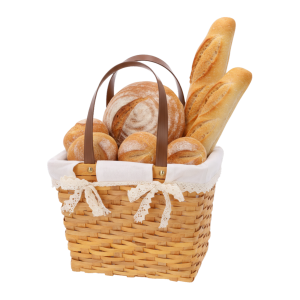 Kosz z łuby wypełniony różnymi rodzajami pieczywa, w tym bochenkiem chleba i bagietkami. Naturalny wygląd koszyka podkreśla rustykalny charakter wystroju kuchni.
