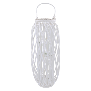 Biały wiklinowy lampion o wysokości 70 cm z praktycznym szklanym wkładem na świecę, wykonany z naturalnego materiału w rustykalnym stylu, prezentowany na jasnym tle.