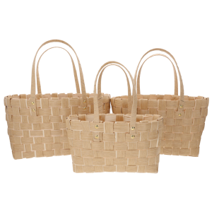 Zestaw trzech kawowych toreb dekoracyjnych o wymiarach 42 cm, 38 cm oraz 35 cm wykonanych z naturalnych surowców. Eleganckie kosze z wygodnymi uszami do aranżacji wnętrz, kwiatów i prezentów.