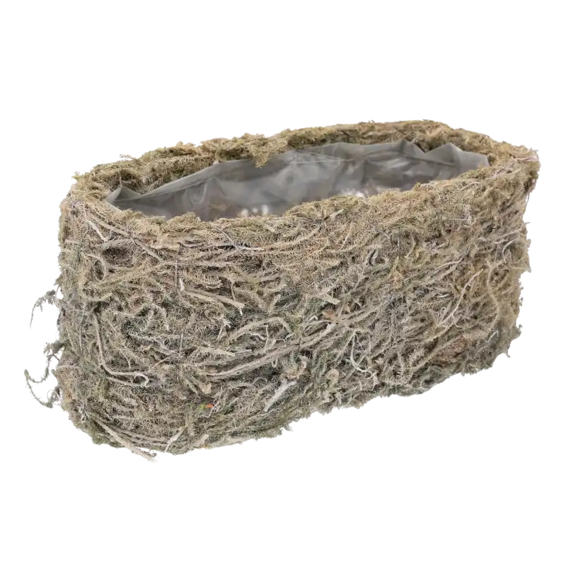 Owalna osłonka z mchu i gałązek 30x15 cm, wykonana z naturalnych materiałów z wewnętrzną folią ochronną wewnątrz.