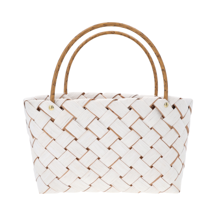 Biała torba na kwiaty 35x15 cm o plecionej fakturze z drewnianymi uchwytami, prezentowana na białym tle. Idealny dodatek w stylu boho.