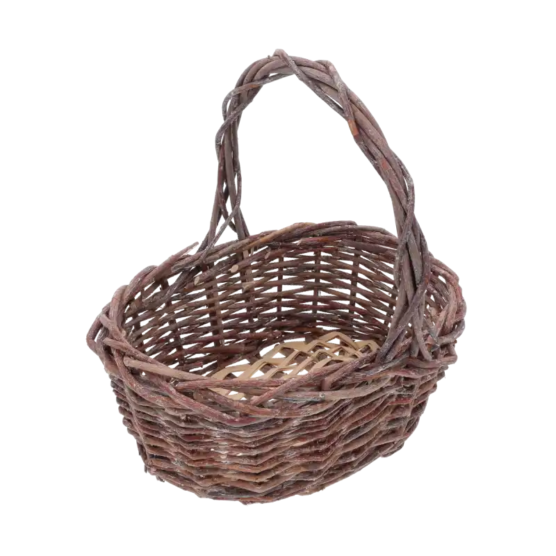 Zbliżenie na pleciony brzeg owalnego kosza wiklinowego S. Naturalna tekstura i precyzyjne wykończenie rączki w stylu rustykalnym.