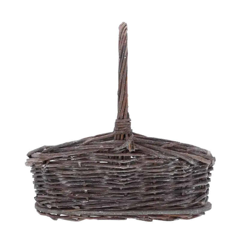 Widok z boku na naturalny kosz wiklinowy S o wymiarach 26x21 cm, prezentujący gęsty splot naturalnych włókien.
