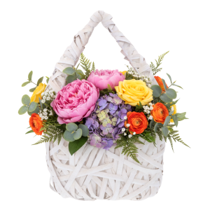Rattanowy kosz do kompozycji płomień 38 cm z barwną roślinnością. Wewnątrz znajduje się folia ochronna ułatwiająca tworzenie aranżacji florystycznych.