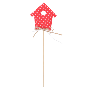 Czerwony domek na piku z białymi kropkami i jutowym wiązaniem. Element zestawu dekoracyjnego o wymiarach 7x7,5 cm.