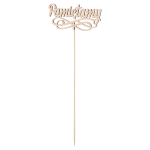 Prezentacja drewnianego toppera Pamiętamy w ujęciu pionowym, ukazująca długość całkowitą 32 cm oraz proporcje dekoracyjnego napisu.