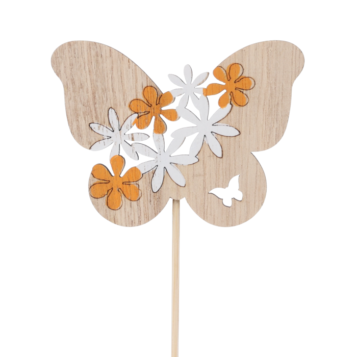 Zbliżenie na drewniany motyl na piku 25 cm z kwiatowym motywem. Dekoracyjna ozdoba na piku do wiosennych kompozycji kwiatowych.
