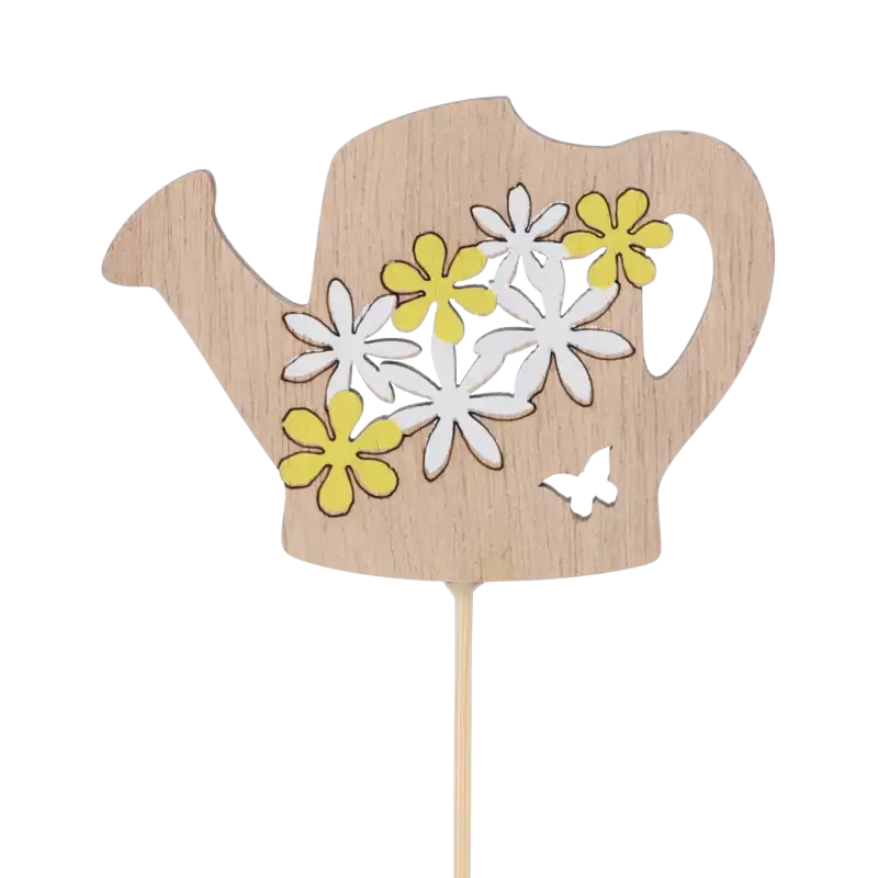Drewniana konewka na piku 26 cm z ozdobnym nadrukiem kwiatów. Dekoracja wiosenna idealna do stroików, kompozycji florystycznych i doniczek z roślinami.
