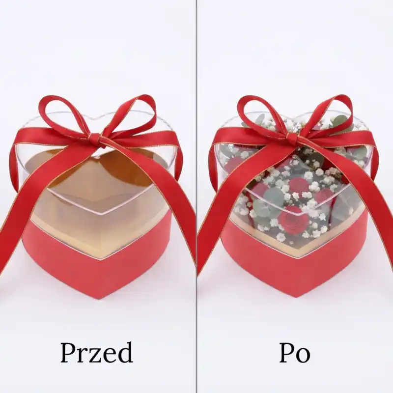 Porównanie zestawienia przed i po włożeniu kwiatów do czerwonego flower boxa w kształcie serca z przezroczystą pokrywką.