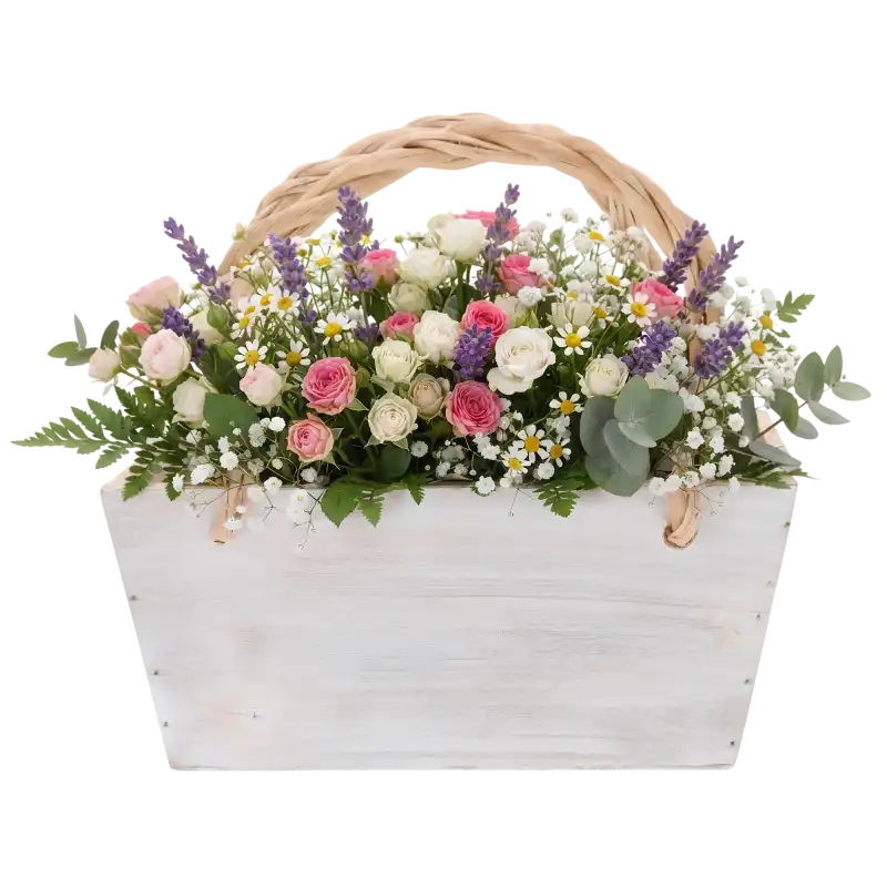 Biała, drewniana skrzynka okazjonalna 19x11 cm z uchwytem z plecionki, wypełniona kolorową kompozycją florystyczną.